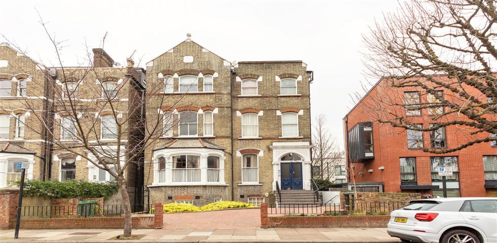 			1 Bedroom, 1 bath, 1 reception Flat			 Woodchurch Road, WEST HAMPSTEAD